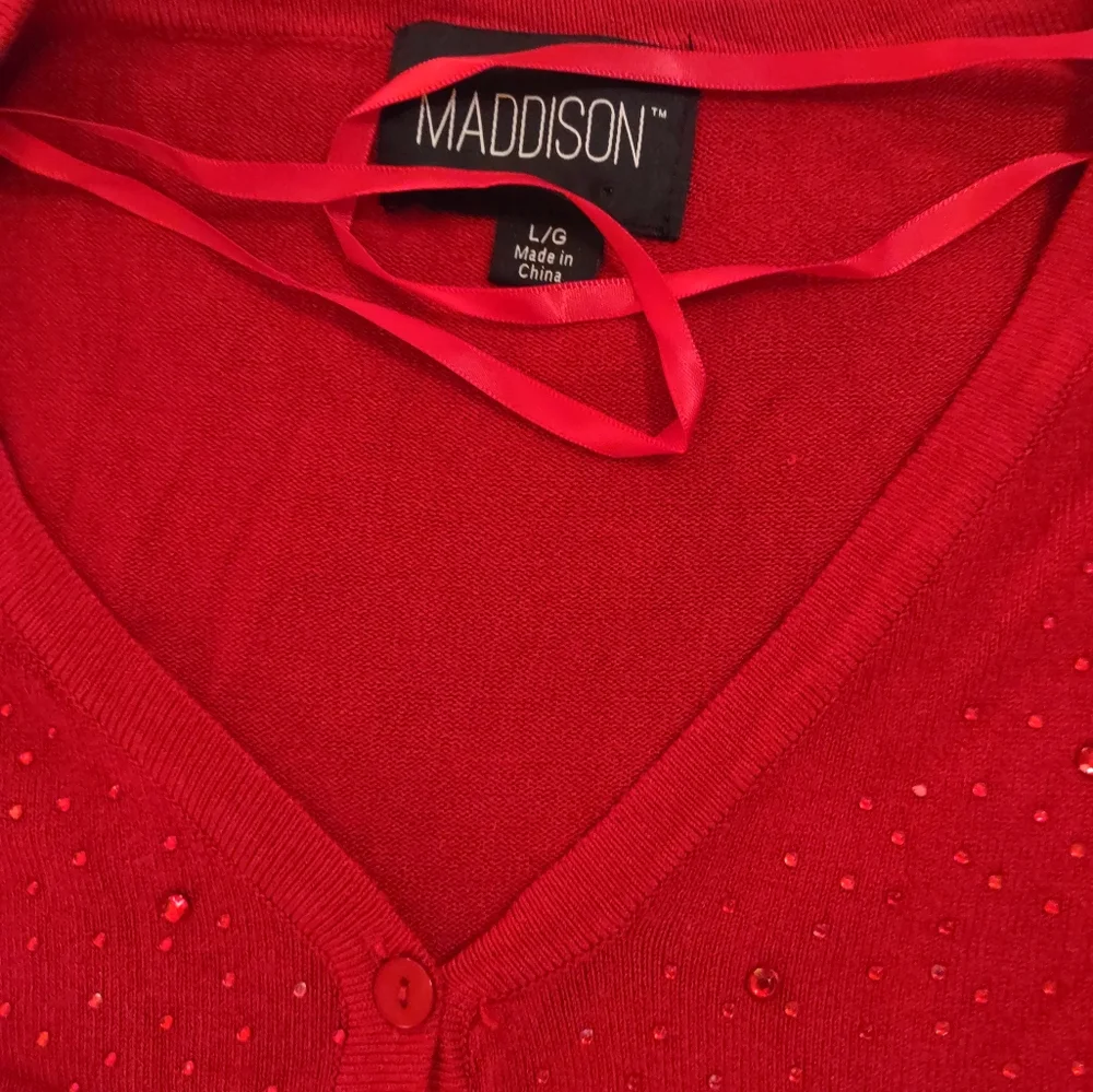 Red sweater - Picture 3 of 3